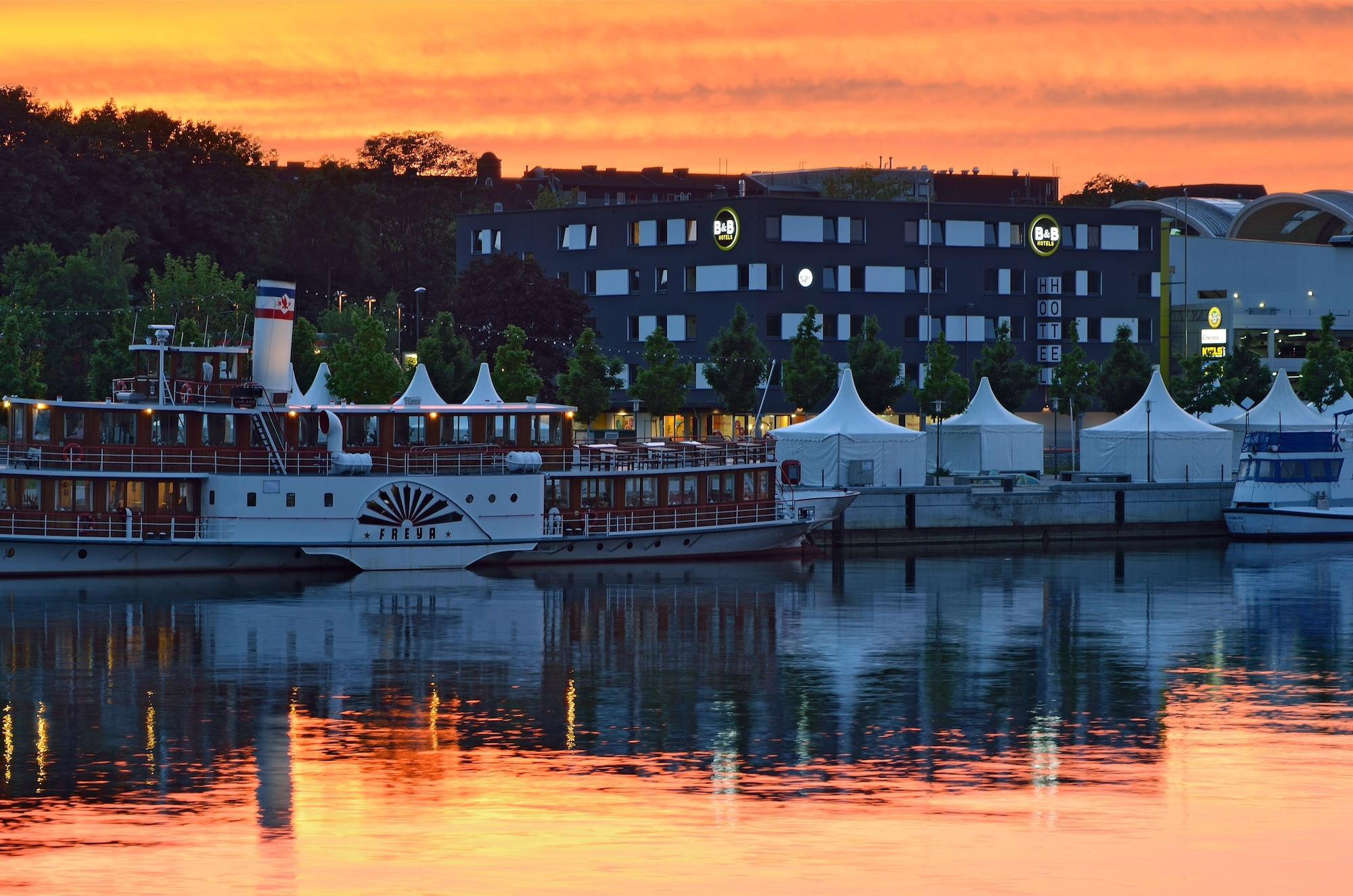 B&B Hotel Kiel-City Exterior photo